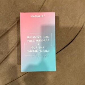 Ice mold face massager NIB‎